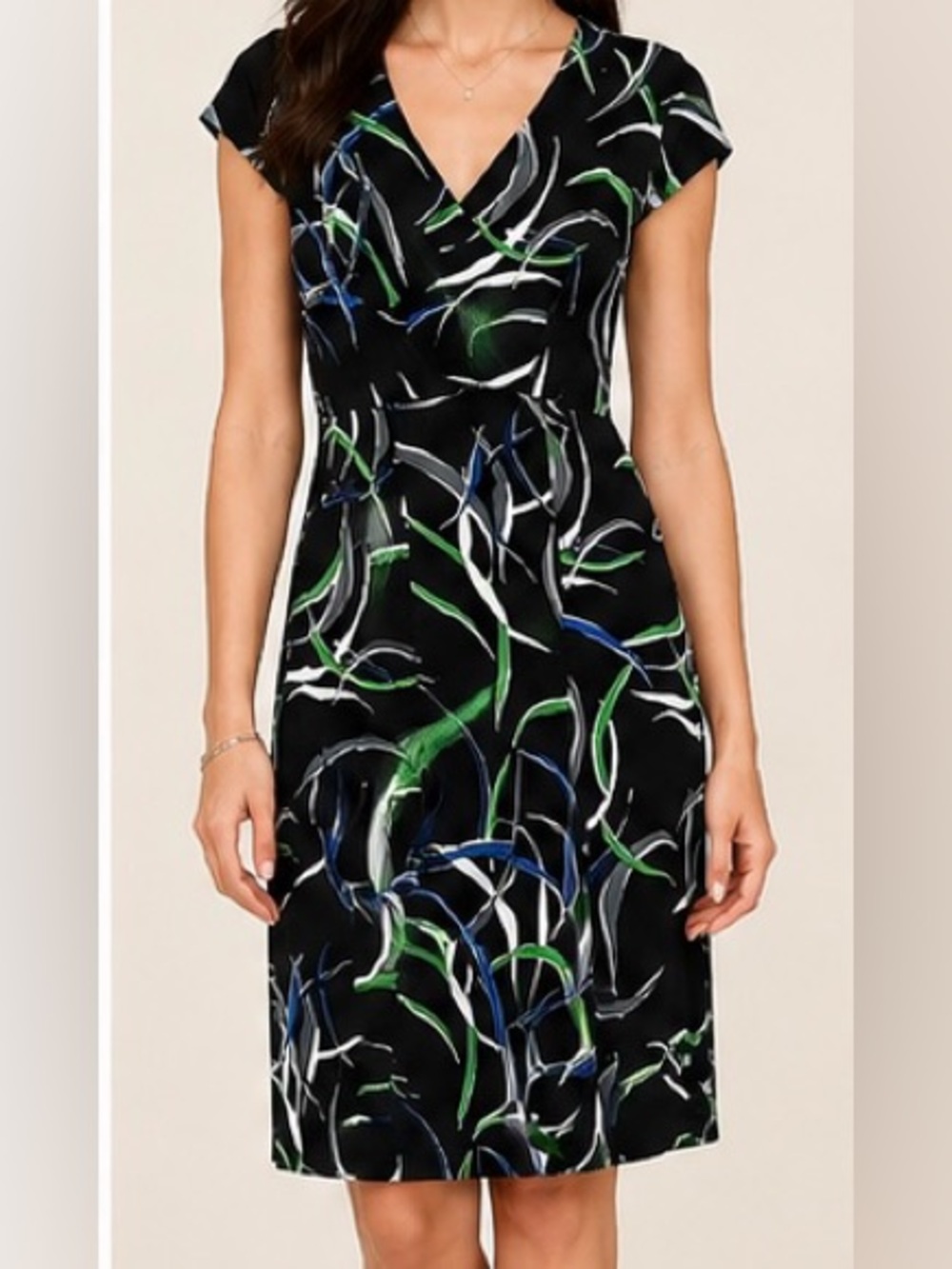 301. Banana Republic Black Floral-Print V-Neck Women's Dress